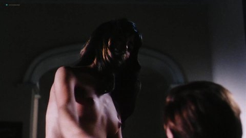 Lisa Barbuscia - Sexy Scenes in Serpent's Lair (1995)