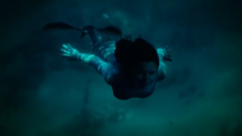 Eline Powell - Sexy Scenes in Siren s02e01 (2019)