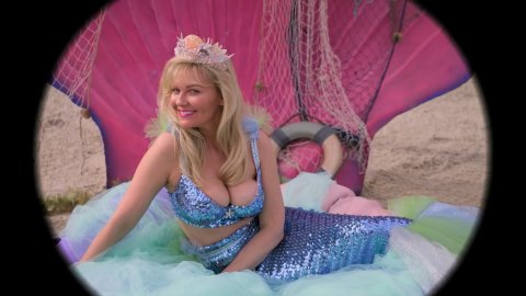 Kirsten Dunst - Sexy Scenes in On Becoming a God in Central Florida s01e07 (2019)