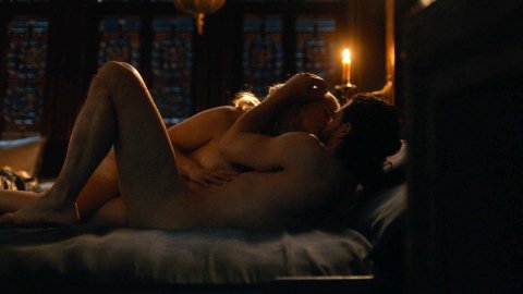 Emilia Clarke - Sexy Scenes in Game of Thrones s07e07 (2017)