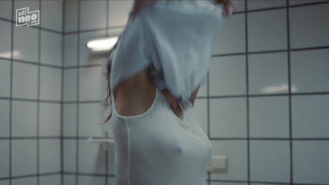 Veerle Baetens - Sexy Scenes in Tabula Rasa s01 (2017)
