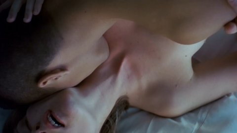 Kirsten Dunst - Sexy Scenes in Crazy/Beautiful (2001)